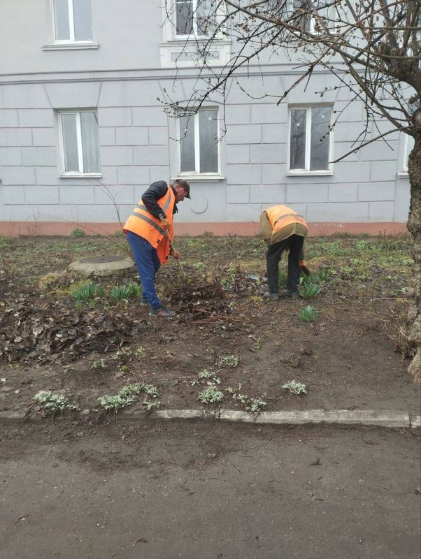 В Ленинском районе г. Донецка активно проходят субботники В Ленинском районе г. Донецка активно проходят субботники