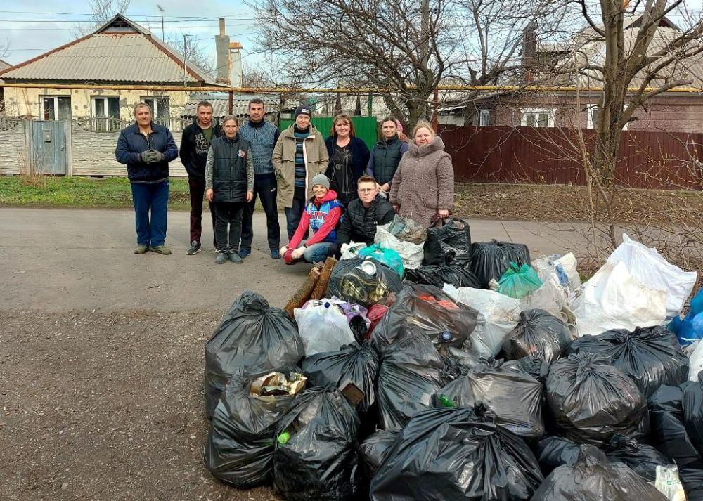 Иван Адамец: Жители Куйбышевского района также активно участвуют в субботнике Иван Адамец: Жители Куйбышевского района также активно участвуют в субботнике
