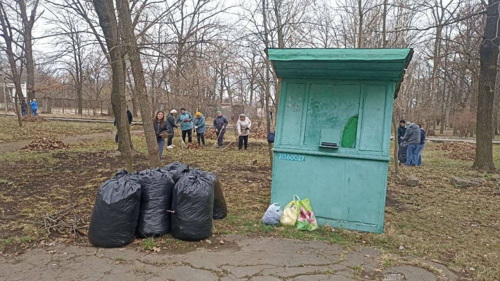 Виктория Жукова: Коллектив культурных работников, точнее работников культуры, навел порядки в парке Чехова! Вы большие умнички! Спасибо за Вашу активную гражданскую позицию! Виктория Жукова: Коллектив культурных работников, точнее работников культуры, навел порядки в парке Чехова! Вы большие умнички! Спасибо за Вашу активную гражданскую позицию!