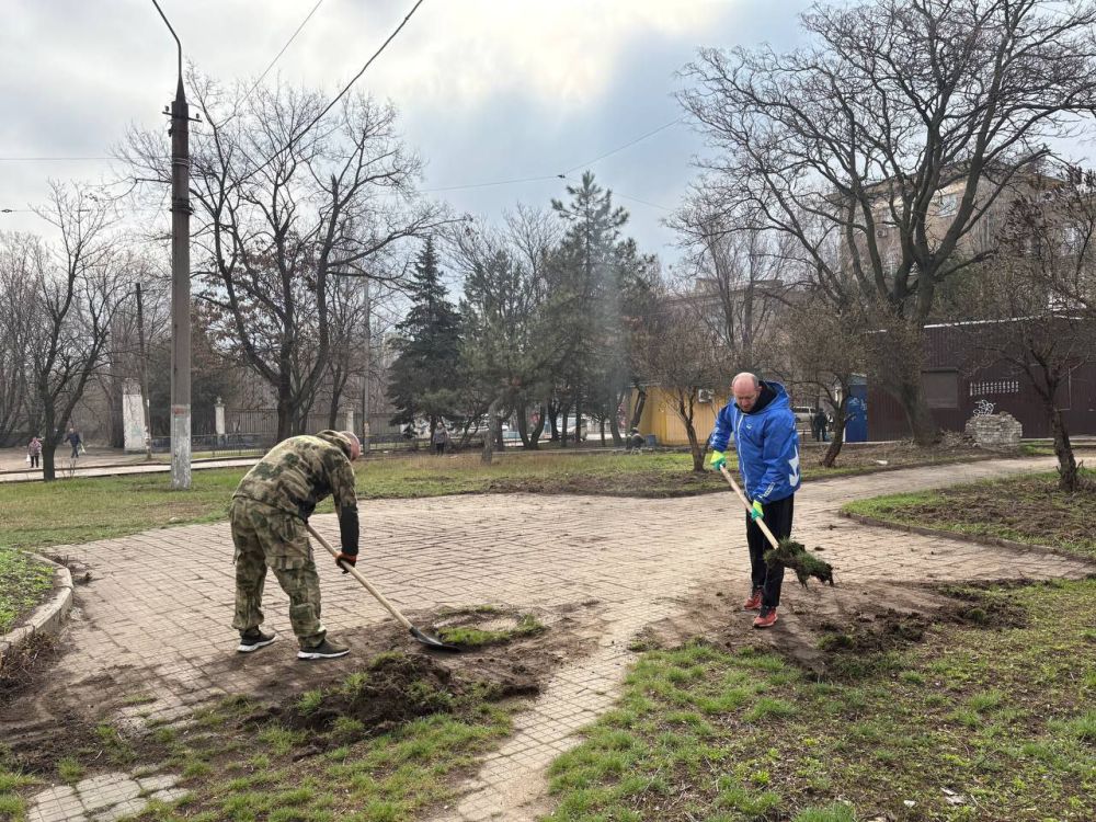 В Ленинском районе г. Донецка прошел очередной субботник, в котором приняли участие сотрудники Управы Ленинского внутригородского района Администрации городского округа Донецк, заместитель главы администрации городского... В Ленинском районе г. Донецка прошел очередной субботник, в котором приняли участие сотрудники Управы Ленинского внутригородского района Администрации городского округа Донецк, заместитель главы администрации городского...