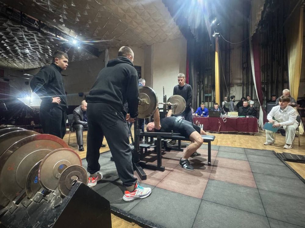 В Ждановке прошел Открытый чемпионат и Первенство ДНР по пауэрлифтингу В Ждановке прошел Открытый чемпионат и Первенство ДНР по пауэрлифтингу