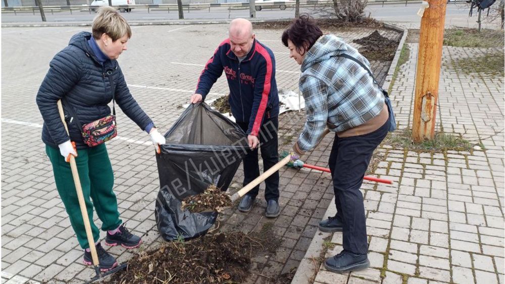 Общегородской субботник в Донецке! Общегородской субботник в Донецке!