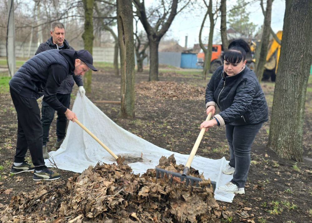 Иван Адамец: Сегодня сотрудники Управы Куйбышевского внутригородского района совместно с депутатом Донецкого городского совета Сергеем Остапенко и специалистами отдела опеки и попечительства №6 Администрации городского... Иван Адамец: Сегодня сотрудники Управы Куйбышевского внутригородского района совместно с депутатом Донецкого городского совета Сергеем Остапенко и специалистами отдела опеки и попечительства №6 Администрации городского...
