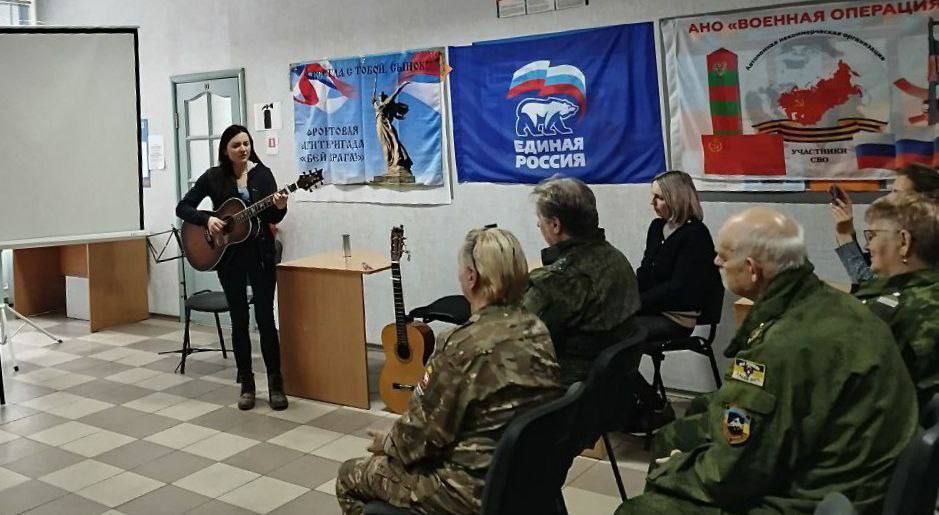 Дружбой города сильны. На протяжении двух лет женский клуб «Вектор жизни – работа для СВОих» в городах Дебальцево и Челябинске сотрудничают не только по вопросам трудоустройства участников СВО и членов их семей Дружбой города сильны. На протяжении двух лет женский клуб «Вектор жизни – работа для СВОих» в городах Дебальцево и Челябинске сотрудничают не только по вопросам трудоустройства участников СВО и членов их семей
