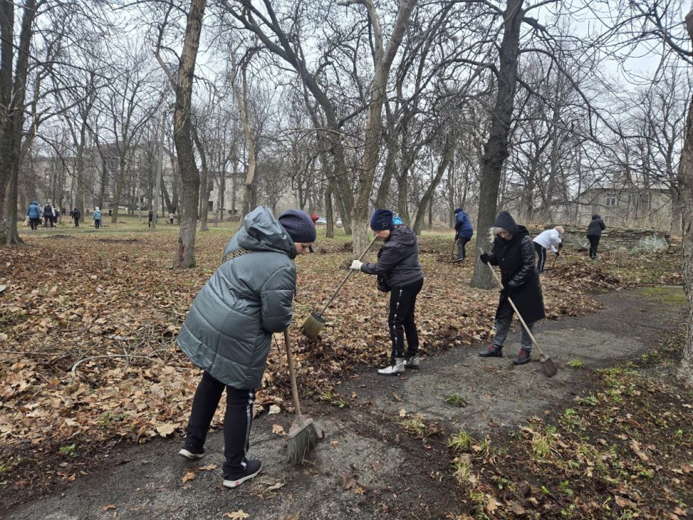Сергей Желновач: Сегодня, 29 марта, жители городского округа Дебальцево принимают участие в общегородском субботнике Сергей Желновач: Сегодня, 29 марта, жители городского округа Дебальцево принимают участие в общегородском субботнике