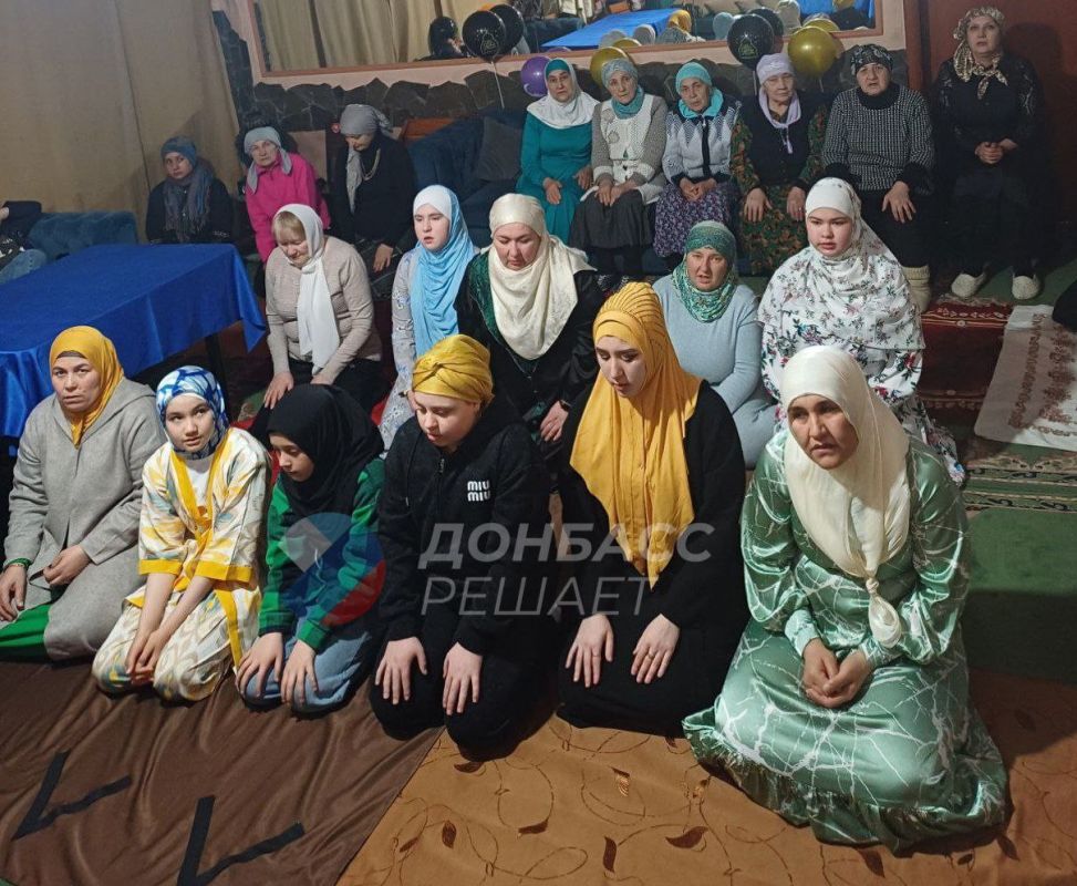 Мусульмане ДНР отметили праздник окончания священного месяца Рамадан - Ураза-байрам Мусульмане ДНР отметили праздник окончания священного месяца Рамадан - Ураза-байрам