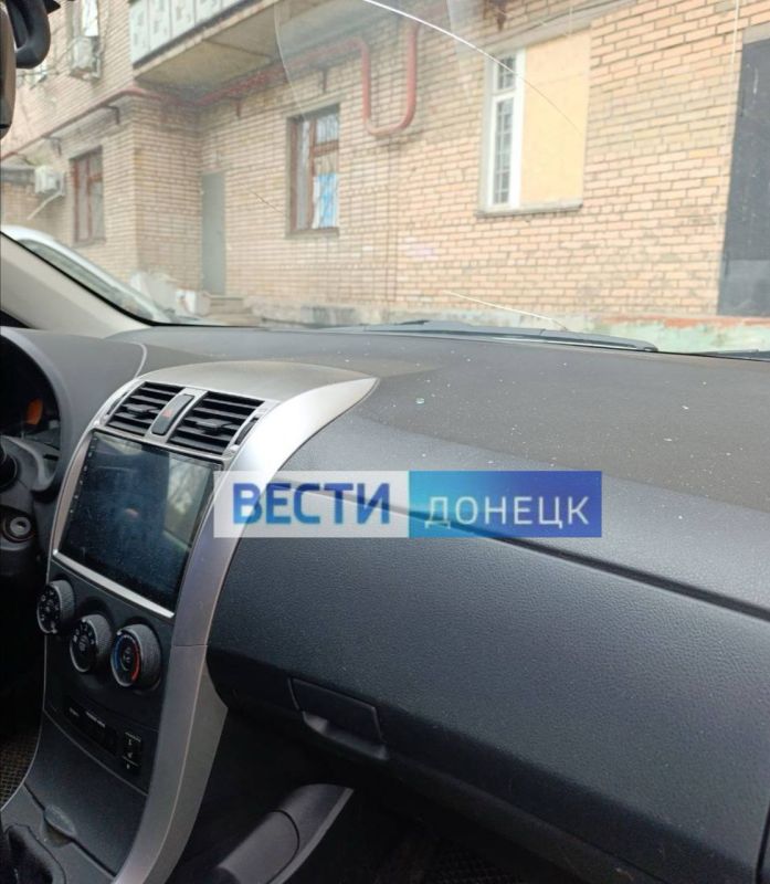Съёмочная группа Вести.Донецк попала под удар украинского БПЛА во время выполнения редакционного задания в Горловке Съёмочная группа Вести.Донецк попала под удар украинского БПЛА во время выполнения редакционного задания в Горловке