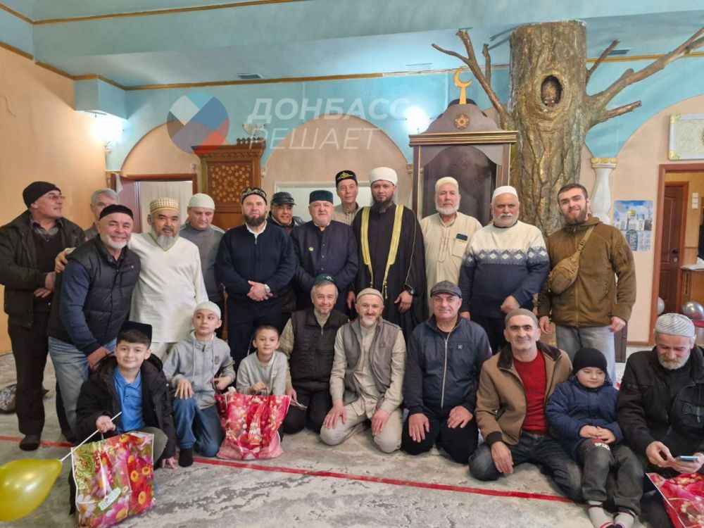 Мусульмане ДНР отметили праздник окончания священного месяца Рамадан - Ураза-байрам Мусульмане ДНР отметили праздник окончания священного месяца Рамадан - Ураза-байрам