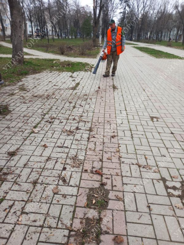 Продолжаем освещать работу коммунальных служб в Орджоникидзевском районе Продолжаем освещать работу коммунальных служб в Орджоникидзевском районе