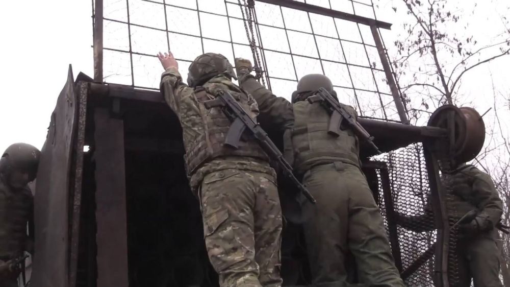 Боевая работа расчёта тяжёлой огнемётной системы ТОС-1А «Солнцепек» на Южно-Донецком направлении Боевая работа расчёта тяжёлой огнемётной системы ТОС-1А «Солнцепек» на Южно-Донецком направлении