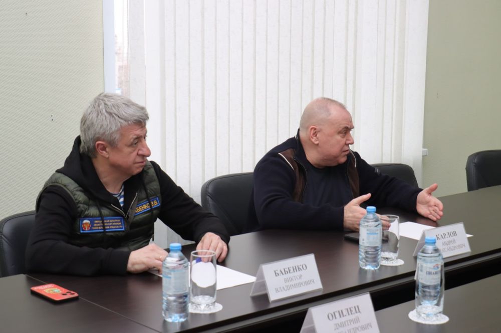 Константин Кузьмин: Встретился с гостями Республики – делегацией Свердловской области Константин Кузьмин: Встретился с гостями Республики – делегацией Свердловской области