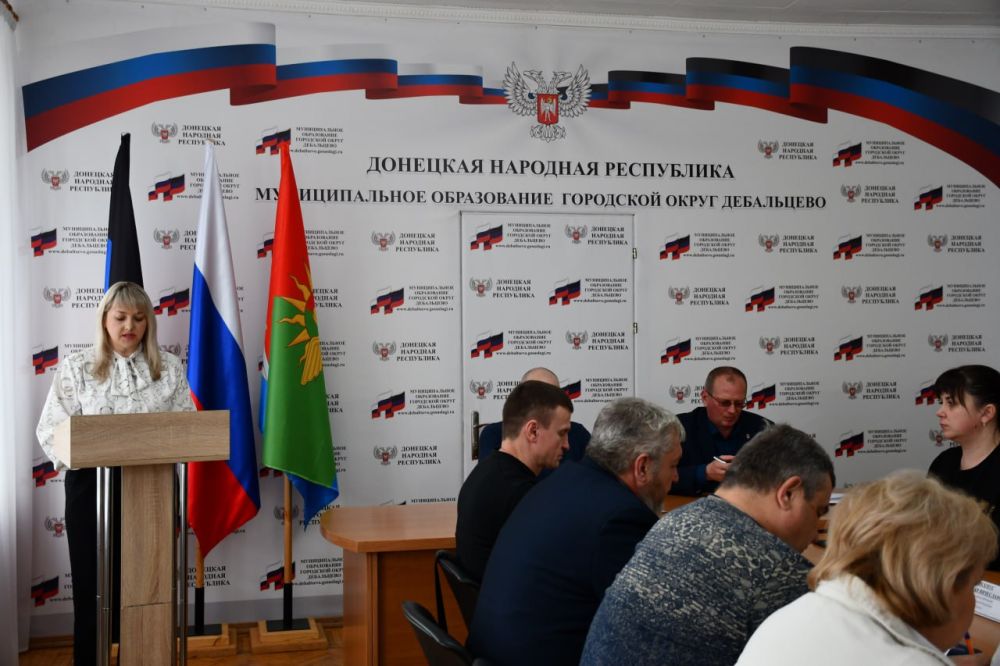 Сергей Желновач: Заседание Дебальцевского городского совета Донецкой Народной Республики первого созыва Сергей Желновач: Заседание Дебальцевского городского совета Донецкой Народной Республики первого созыва