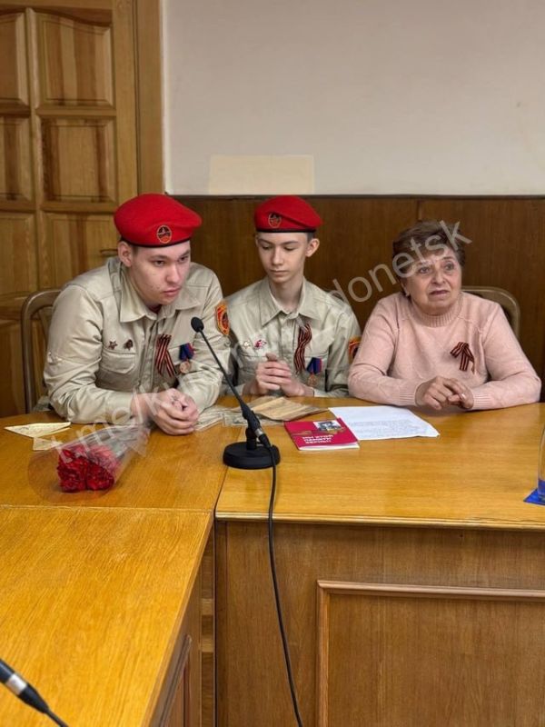 25 марта юнармеец Святослав Журман, обучающийся в школе № 29 им В.Н. Масловского, принял участие во Всероссийском проекте Минобрнауки «Победили тогда, победим и сейчас» 25 марта юнармеец Святослав Журман, обучающийся в школе № 29 им В.Н. Масловского, принял участие во Всероссийском проекте Минобрнауки «Победили тогда, победим и сейчас»