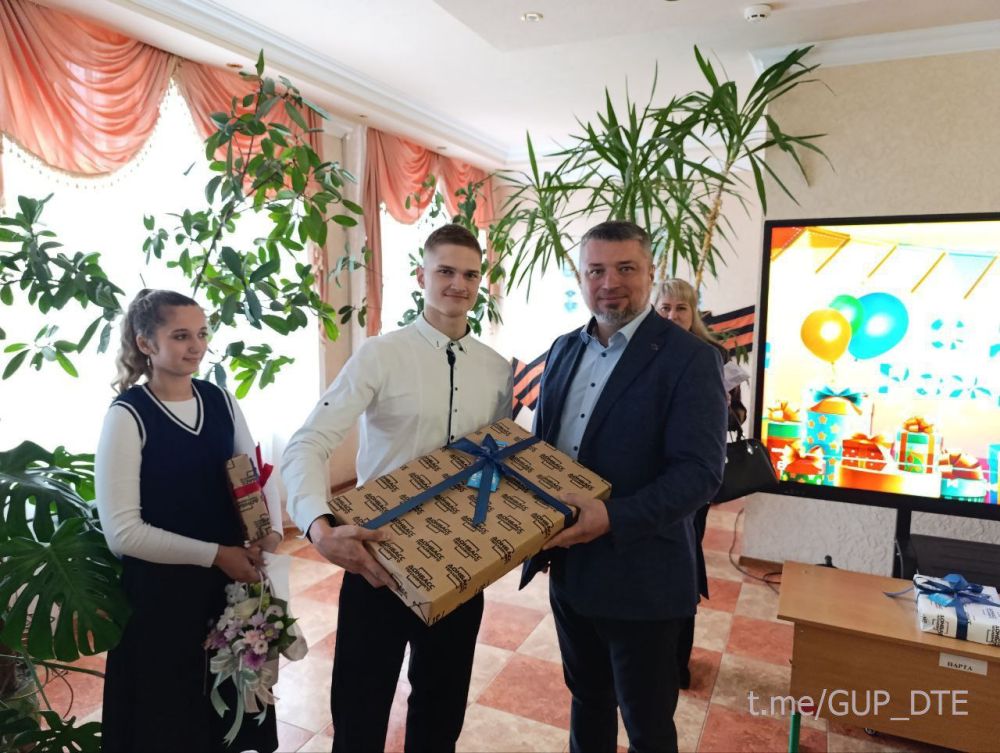 СЕРГЕЙ ПОЛХОВ ПОЗДРАВИЛ С ДНЕМ РОЖДЕНИЯ ЧЕТЫРЕХ УЧАЩИХСЯ ДОНЕЦКОЙ СПЕЦИАЛЬНОЙ ШКОЛЫ-ИНТЕРНАТА №19 СЕРГЕЙ ПОЛХОВ ПОЗДРАВИЛ С ДНЕМ РОЖДЕНИЯ ЧЕТЫРЕХ УЧАЩИХСЯ ДОНЕЦКОЙ СПЕЦИАЛЬНОЙ ШКОЛЫ-ИНТЕРНАТА №19