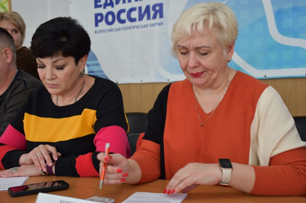 Сергей Желновач: Заседание Дебальцевского городского совета Донецкой Народной Республики первого созыва Сергей Желновач: Заседание Дебальцевского городского совета Донецкой Народной Республики первого созыва