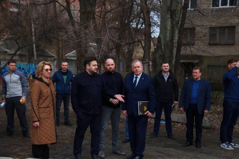 По поручению Валерия Фалькова замглавы Минобрнауки России Айрат Гатиятов провел ряд совещаний по восстановлению научно-образовательной инфраструктуры ДНР По поручению Валерия Фалькова замглавы Минобрнауки России Айрат Гатиятов провел ряд совещаний по восстановлению научно-образовательной инфраструктуры ДНР