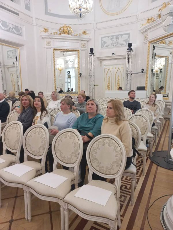 Педагоги из Мариуполя прошли повышение квалификации в Петербурге Педагоги из Мариуполя прошли повышение квалификации в Петербурге