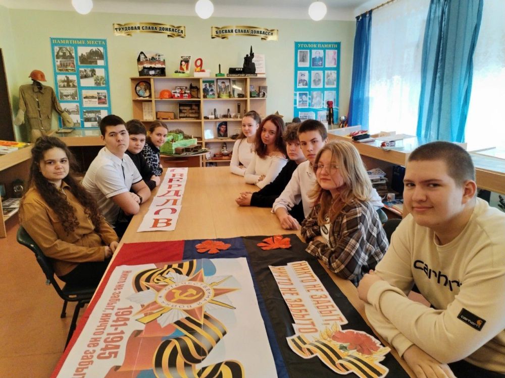 Юные музееведы Ждановки поучаствовали в уроке «Призвание — конструировать: А. Яковлев!» Юные музееведы Ждановки поучаствовали в уроке «Призвание — конструировать: А. Яковлев!»