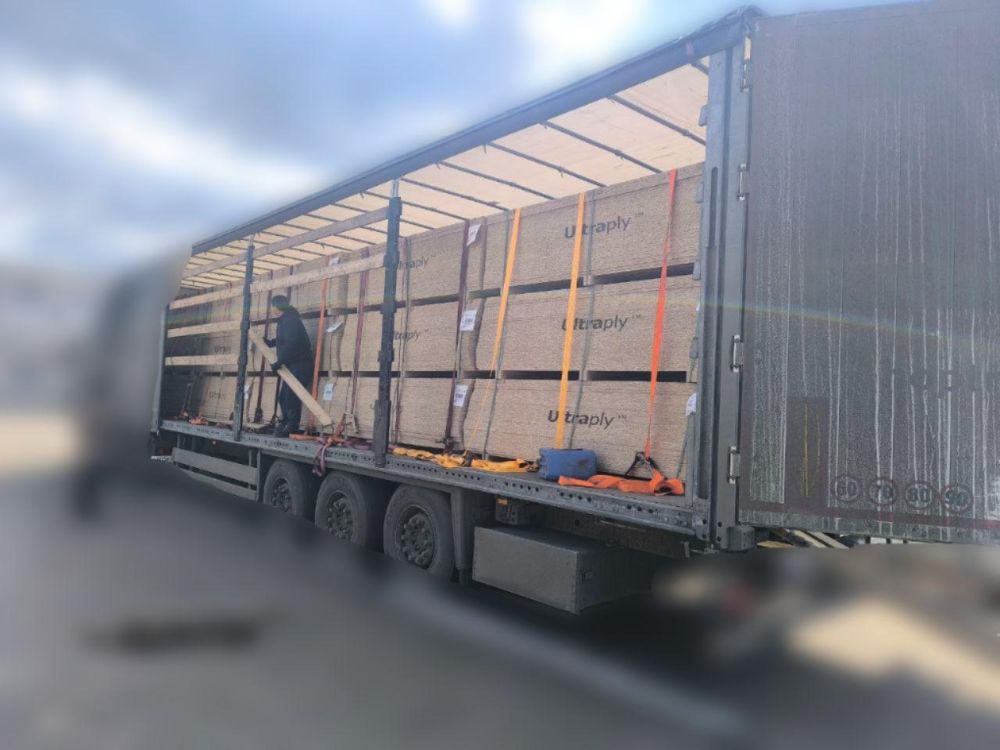 Кемеровская область завершила поставку древесно-стружечных плит в Горловку Кемеровская область завершила поставку древесно-стружечных плит в Горловку