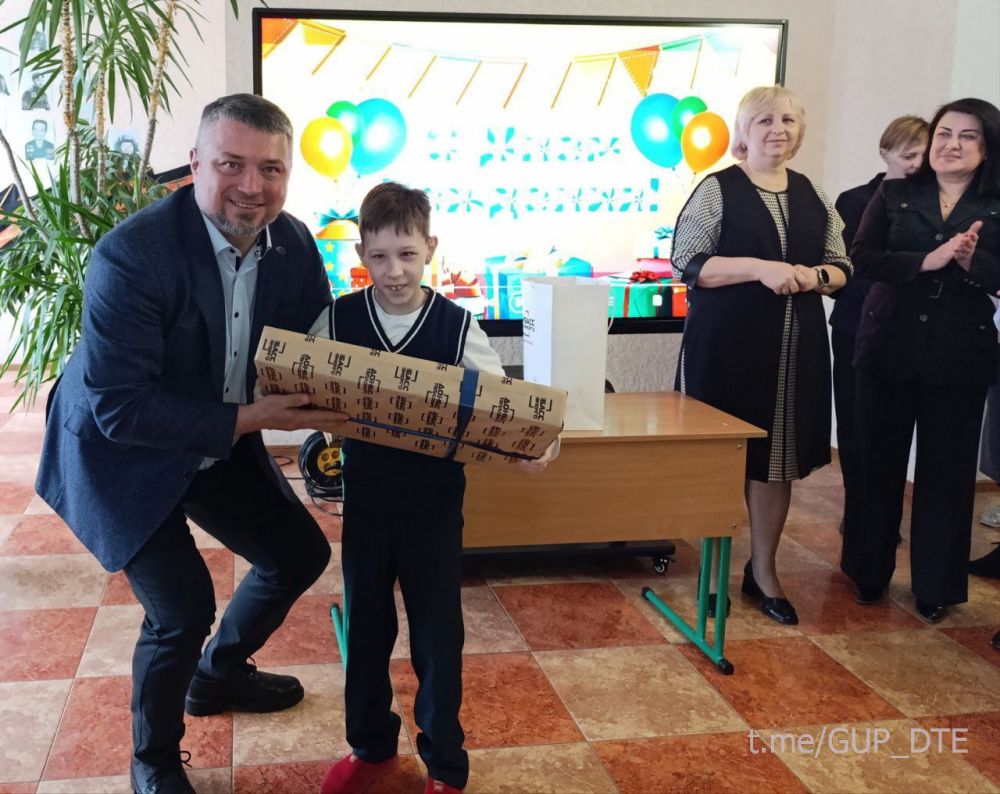 СЕРГЕЙ ПОЛХОВ ПОЗДРАВИЛ С ДНЕМ РОЖДЕНИЯ ЧЕТЫРЕХ УЧАЩИХСЯ ДОНЕЦКОЙ СПЕЦИАЛЬНОЙ ШКОЛЫ-ИНТЕРНАТА №19 СЕРГЕЙ ПОЛХОВ ПОЗДРАВИЛ С ДНЕМ РОЖДЕНИЯ ЧЕТЫРЕХ УЧАЩИХСЯ ДОНЕЦКОЙ СПЕЦИАЛЬНОЙ ШКОЛЫ-ИНТЕРНАТА №19