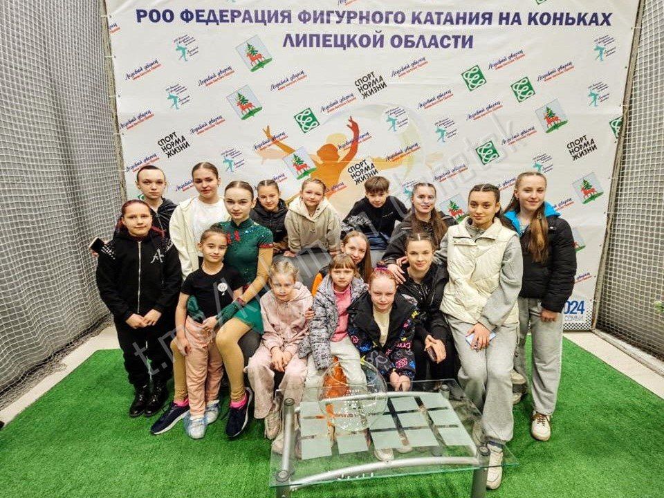 Алексей Кулемзин: В Липецкой области завершилось Первенство городского округа город Елец по фигурному катанию на коньках «Песни Леля» Алексей Кулемзин: В Липецкой области завершилось Первенство городского округа город Елец по фигурному катанию на коньках «Песни Леля»