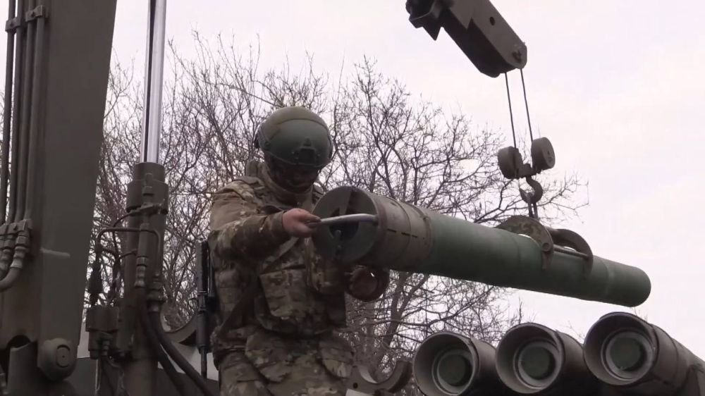 Боевая работа расчёта тяжёлой огнемётной системы ТОС-1А «Солнцепек» на Южно-Донецком направлении Боевая работа расчёта тяжёлой огнемётной системы ТОС-1А «Солнцепек» на Южно-Донецком направлении