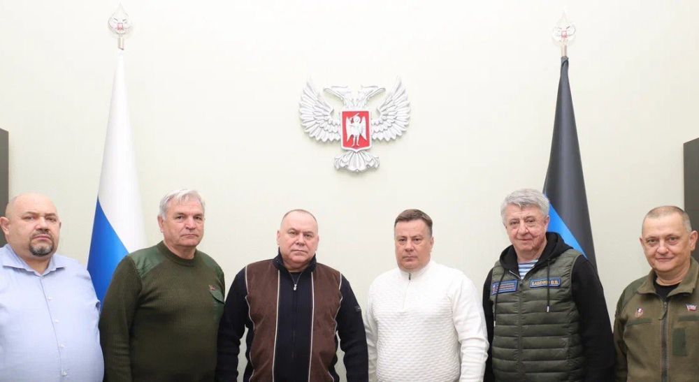 Константин Кузьмин: Встретился с гостями Республики – делегацией Свердловской области Константин Кузьмин: Встретился с гостями Республики – делегацией Свердловской области