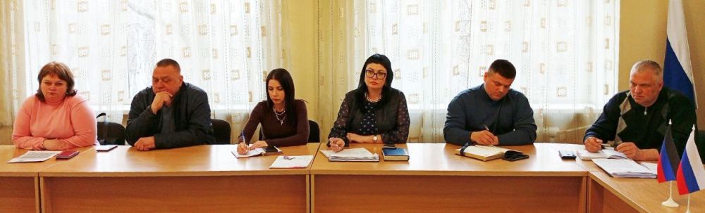 Наталья Бегуненко: Сегодня, 31 марта, руководитель Управы Петровского внутригородского района Администрации городского округа Донецк Наталья Ивановна Бегуненко провела еженедельный прием граждан Наталья Бегуненко: Сегодня, 31 марта, руководитель Управы Петровского внутригородского района Администрации городского округа Донецк Наталья Ивановна Бегуненко провела еженедельный прием граждан