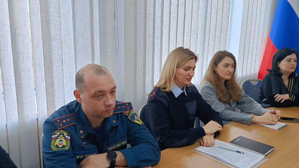 Виктория Жукова: Провела еженедельное аппаратное совещание с начальниками территориальных отделов, а также с представителями силовых структур Виктория Жукова: Провела еженедельное аппаратное совещание с начальниками территориальных отделов, а также с представителями силовых структур