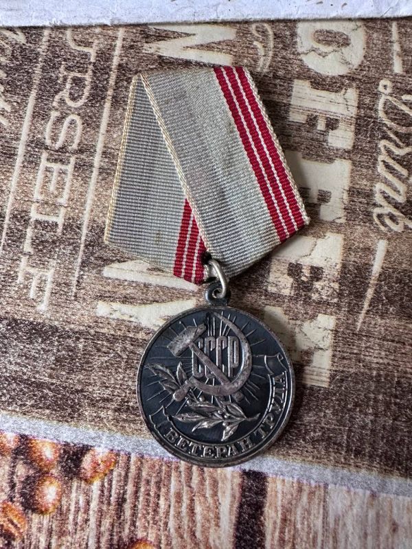 80 лет Победы. 31 марта по поручению Главы Донецкой Народной Республики Дениса Владимировича Пушилина первый заместитель главы администрации городского округа Иловайск Свердлов Михаил Николаевич, совместно с заместителем... 80 лет Победы. 31 марта по поручению Главы Донецкой Народной Республики Дениса Владимировича Пушилина первый заместитель главы администрации городского округа Иловайск Свердлов Михаил Николаевич, совместно с заместителем...