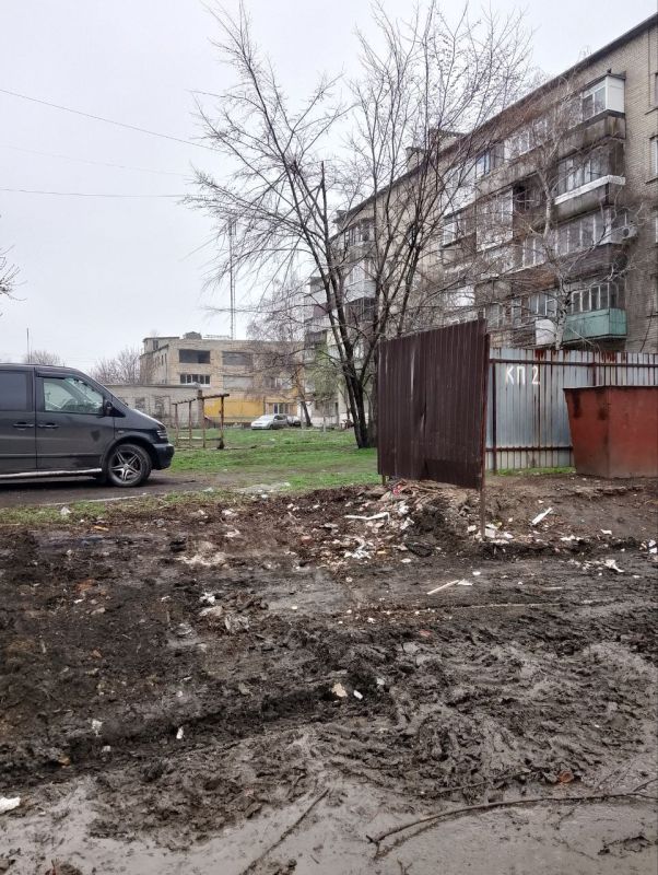 Сергей Желновач: Региональный оператор по вывозу твердых коммунальных отходов «Донснабкомплект», продолжает свою работу на территории городского округа Дебальцево Сергей Желновач: Региональный оператор по вывозу твердых коммунальных отходов «Донснабкомплект», продолжает свою работу на территории городского округа Дебальцево