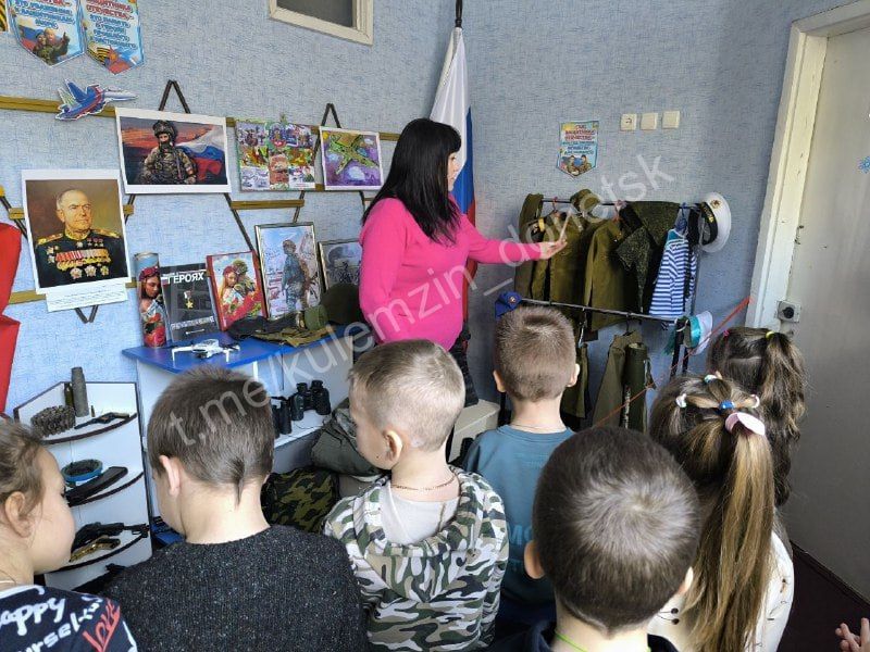 В Донецке в дошкольных учреждениях провели мероприятия к 80-летию Победы и Году защитники Отчества В Донецке в дошкольных учреждениях провели мероприятия к 80-летию Победы и Году защитники Отчества