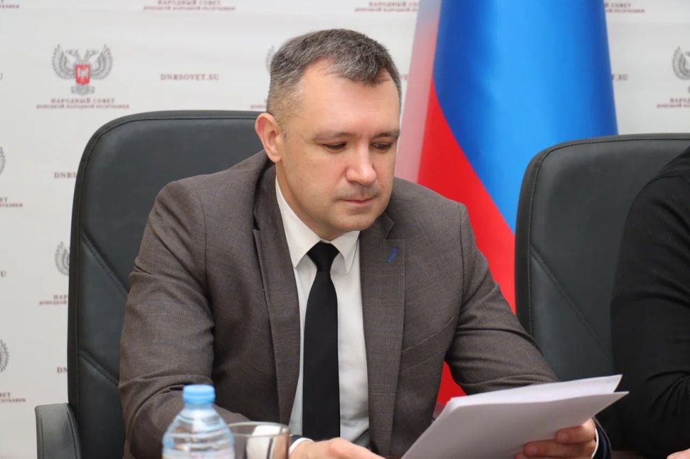 Константин Кузьмин: Провел совещание с заместителями Председателя Народного Совета, руководителями фракций в Народном Совете и председателями комитетов Народного Совета Константин Кузьмин: Провел совещание с заместителями Председателя Народного Совета, руководителями фракций в Народном Совете и председателями комитетов Народного Совета