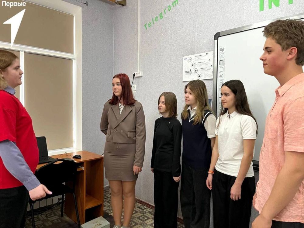 31 марта, ко дню театра Первые ГБОУ «Мелекинская школа» провели Квартирник под названием «Театральный Марафон» 31 марта, ко дню театра Первые ГБОУ «Мелекинская школа» провели Квартирник под названием «Театральный Марафон»