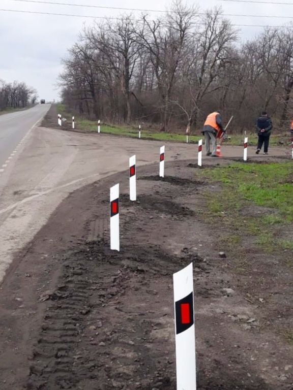 Порядка 70 единиц спецтехники было задействовано в работах по благоустройству дорожной инфраструктуры в минувшие сутки Порядка 70 единиц спецтехники было задействовано в работах по благоустройству дорожной инфраструктуры в минувшие сутки