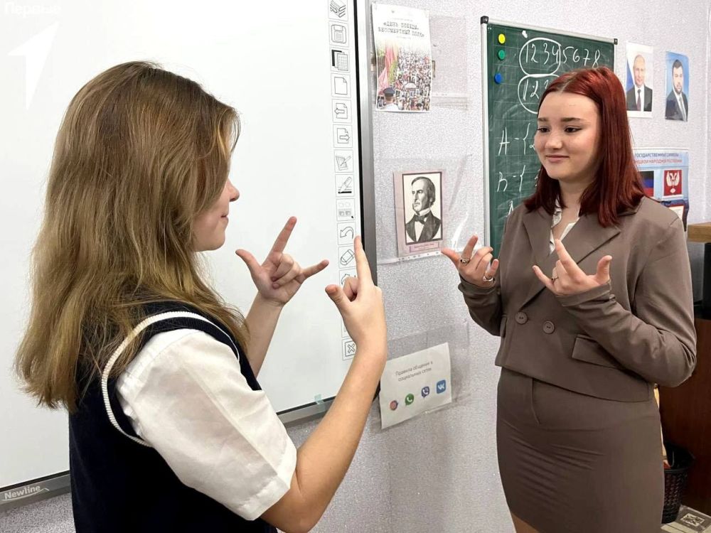 31 марта, ко дню театра Первые ГБОУ «Мелекинская школа» провели Квартирник под названием «Театральный Марафон» 31 марта, ко дню театра Первые ГБОУ «Мелекинская школа» провели Квартирник под названием «Театральный Марафон»