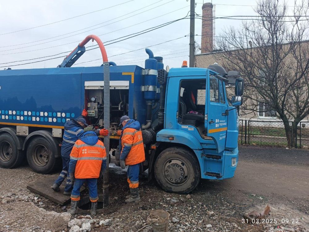 Нижегородские аварийные бригады устранили засоры на канализационных сетях Харцызска Нижегородские аварийные бригады устранили засоры на канализационных сетях Харцызска