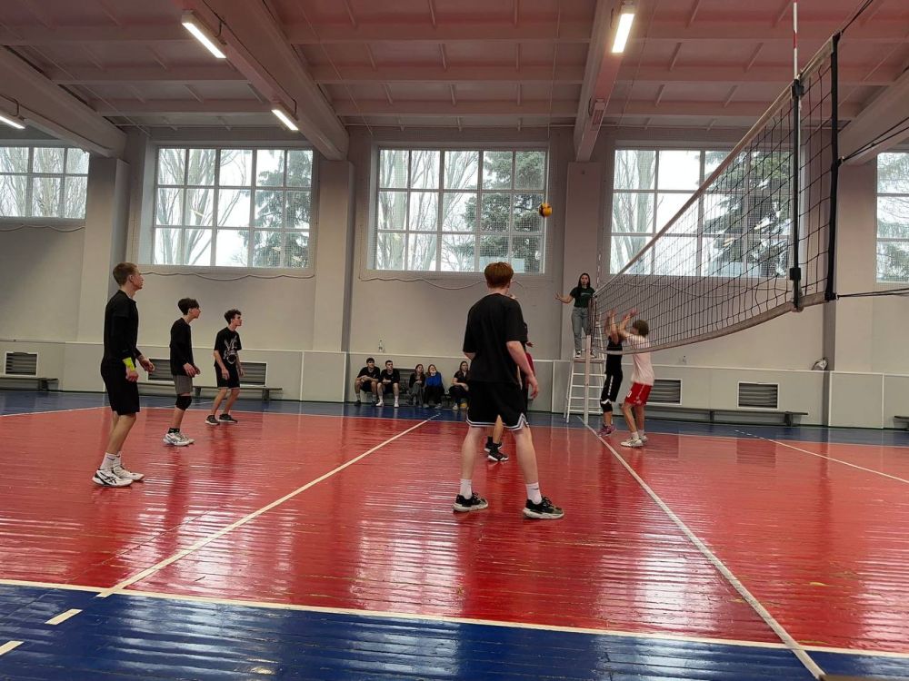 В Снежном прошел II этап Спартакиады по волейболу на Кубок Главы ДНР В Снежном прошел II этап Спартакиады по волейболу на Кубок Главы ДНР