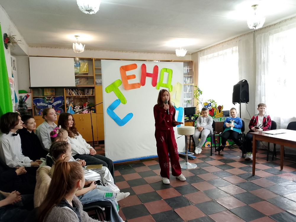 В Снежном определили лучших юных стендаперов В Снежном определили лучших юных стендаперов