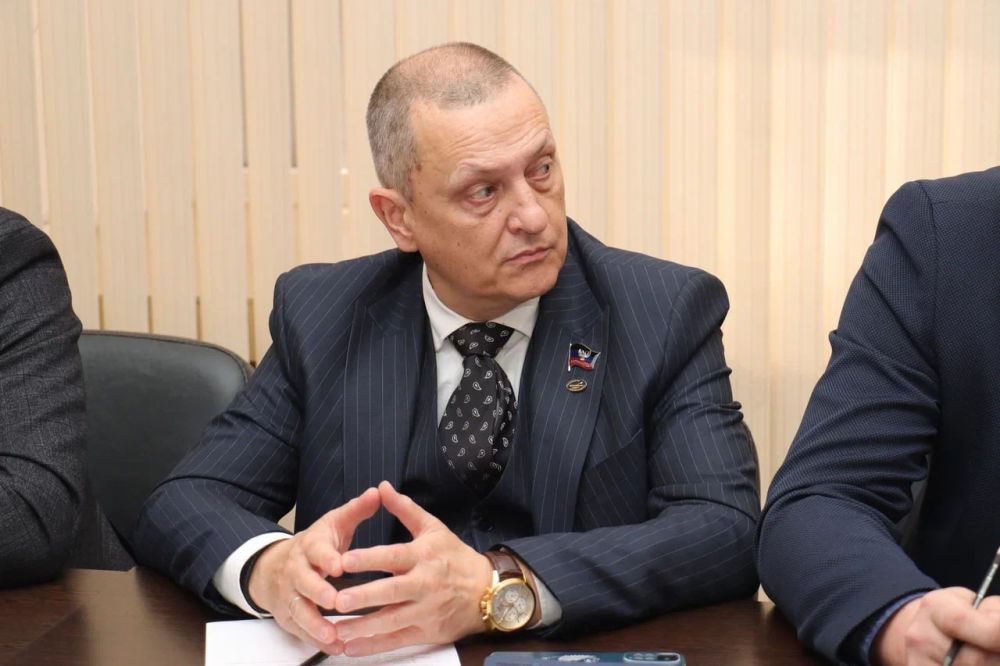 Константин Кузьмин: Провел совещание с заместителями Председателя Народного Совета, руководителями фракций в Народном Совете и председателями комитетов Народного Совета Константин Кузьмин: Провел совещание с заместителями Председателя Народного Совета, руководителями фракций в Народном Совете и председателями комитетов Народного Совета