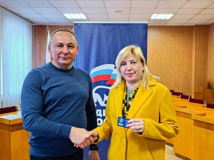 Михаил Меренков: Сегодня ряды местного отделения Всероссийской политической партии «Единая Россия» пополнились новыми партийцами Михаил Меренков: Сегодня ряды местного отделения Всероссийской политической партии «Единая Россия» пополнились новыми партийцами