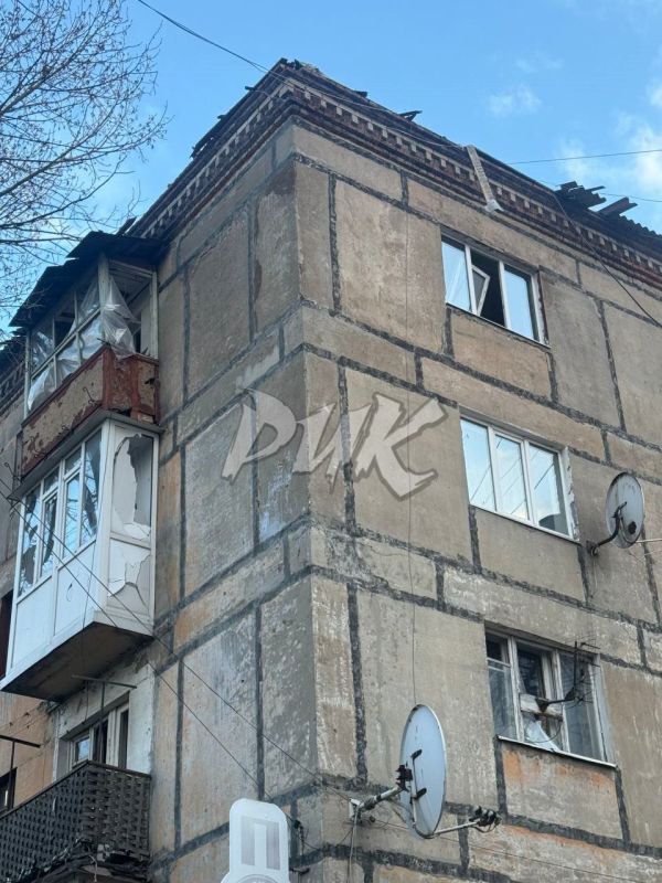 Иван Приходько: Последствия атаки БПЛА ВФУ по многоквартирному дому в поселке шахты им. Н. А. Изотова (Никитовский район Горловки) Иван Приходько: Последствия атаки БПЛА ВФУ по многоквартирному дому в поселке шахты им. Н. А. Изотова (Никитовский район Горловки)