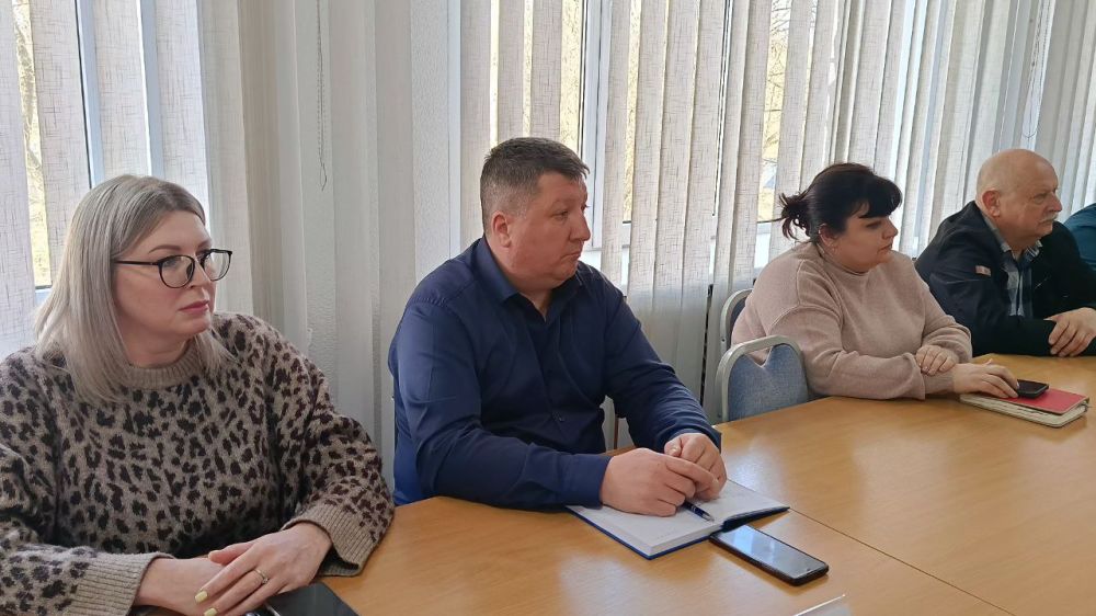 Виктория Жукова: Провела еженедельное аппаратное совещание с начальниками территориальных отделов, а также с представителями силовых структур Виктория Жукова: Провела еженедельное аппаратное совещание с начальниками территориальных отделов, а также с представителями силовых структур