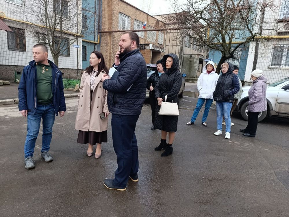 Татьяна Темникова: Продолжаются сходы с жителями Ленинского района города Донецка Татьяна Темникова: Продолжаются сходы с жителями Ленинского района города Донецка