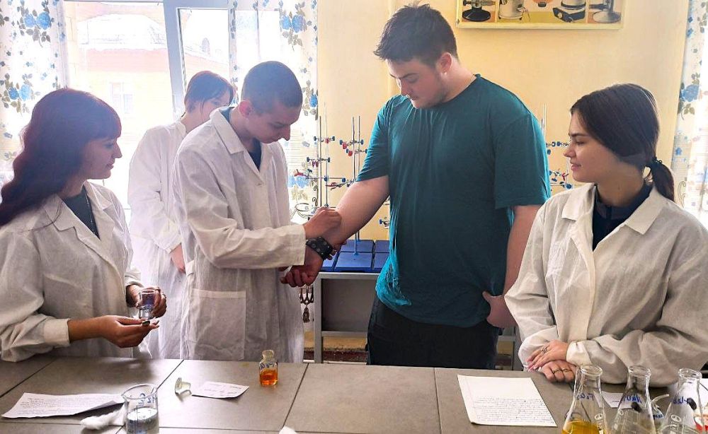 Амвросиевские школьники познакомились с нюансами профессии педагога Амвросиевские школьники познакомились с нюансами профессии педагога