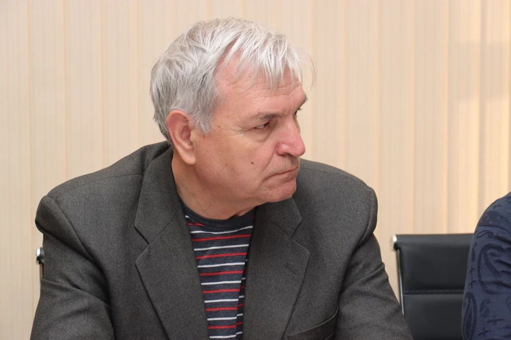 Константин Кузьмин: Провел совещание с заместителями Председателя Народного Совета, руководителями фракций в Народном Совете и председателями комитетов Народного Совета Константин Кузьмин: Провел совещание с заместителями Председателя Народного Совета, руководителями фракций в Народном Совете и председателями комитетов Народного Совета