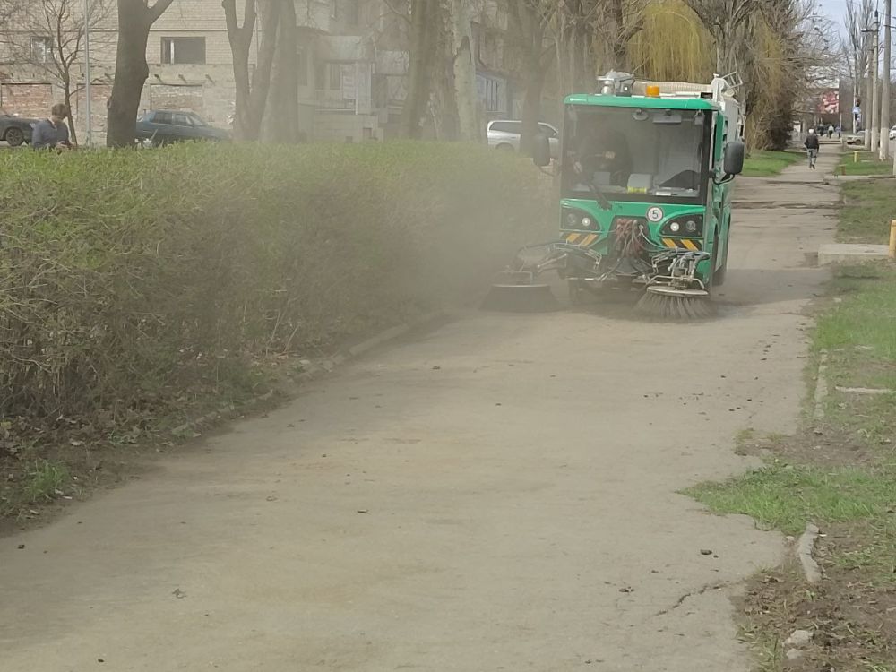 В Кировском внутригородском районе продолжаются работы по санитарному содержанию территории В Кировском внутригородском районе продолжаются работы по санитарному содержанию территории