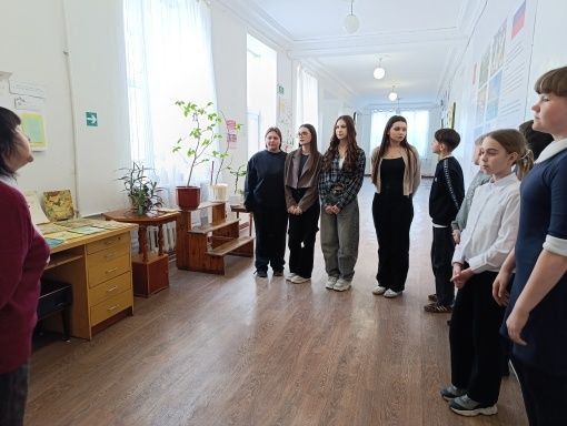 В школе Ждановки прошла выставка к Международному дню птиц В школе Ждановки прошла выставка к Международному дню птиц