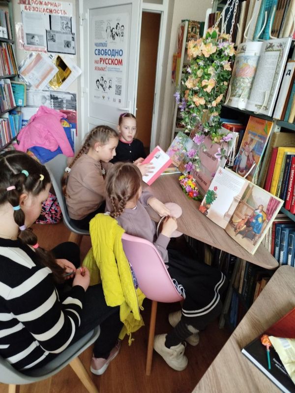 Сегодня 2 апреля Златоустовская библиотека подготовила книжную витрину к 220 - летию со дня рождения Г. Х. Андерсена "Путешествия в сказочный мир Г. Х. Андерсена" Сегодня 2 апреля Златоустовская библиотека подготовила книжную витрину к 220 - летию со дня рождения Г. Х. Андерсена "Путешествия в сказочный мир Г. Х. Андерсена"