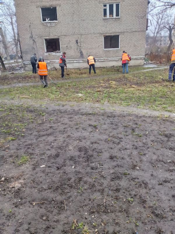 Выполнена уборка территории на Авдеевском участке Выполнена уборка территории на Авдеевском участке
